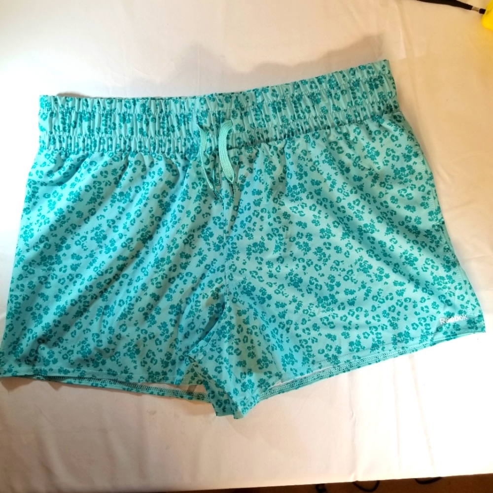 Reebok Woman Athletic Shorts Size XXL White Blue Floral Print High Elastic Waist